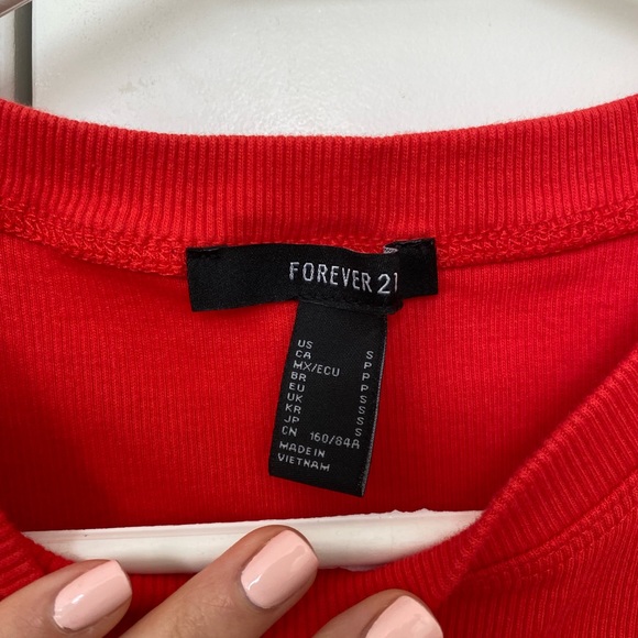 Cropped Tanktop - Picture 2 of 2